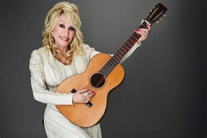
Dolly Parton Joins ‘Call Me Kat’ for Tribute to Late Star Leslie Jordan: ‘We’re Happy That You’re at Peace’ 