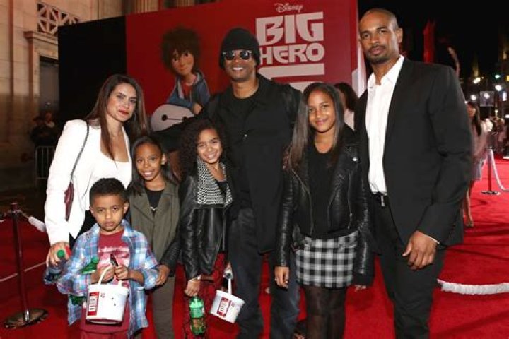 
Is Damon Wayans Married? His Bio, Age, Wife, Kids and Net worth 