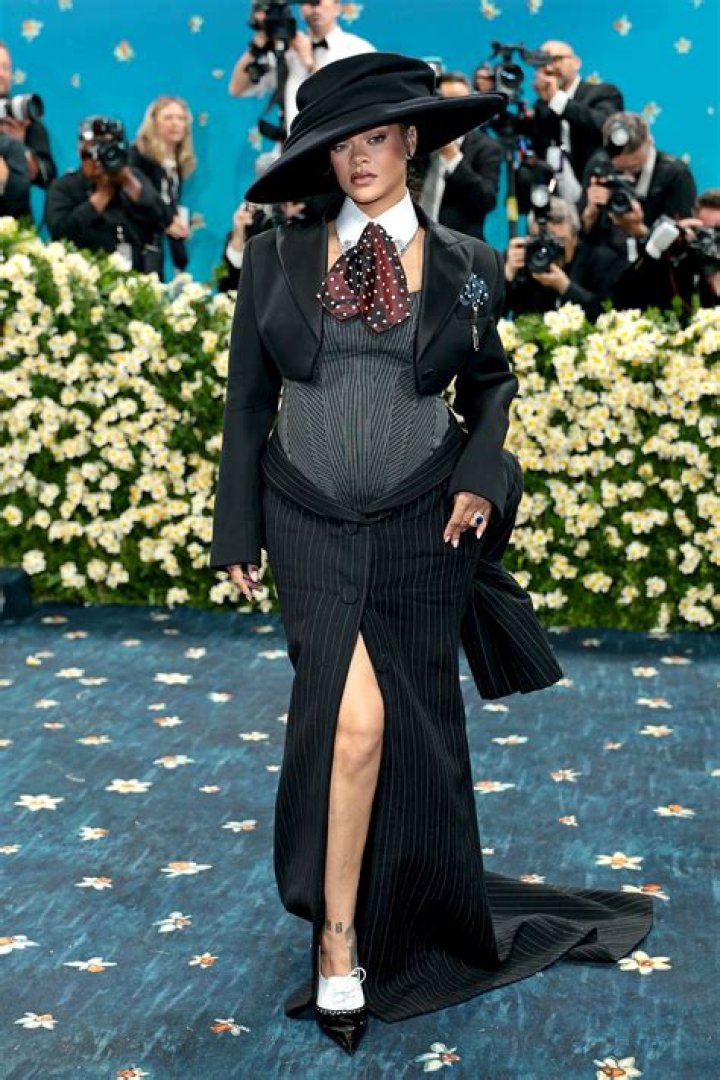 Is Harry Styles Going To The Met Gala 2022? Designer Look & Who He Is Wearing This Year