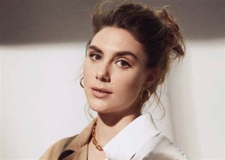 
Phoebe Forrester Height, Weight, Net Worth, Age, Birthday, Wikipedia, Who, Nationality, Biography 